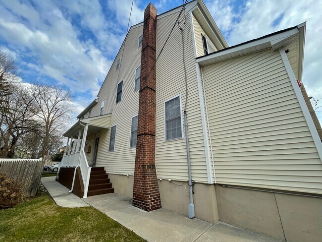Photo - 117 Chestnut St Unit D