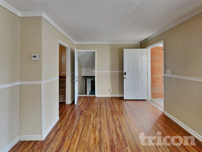 Photo - 1374 Live Oak Ln