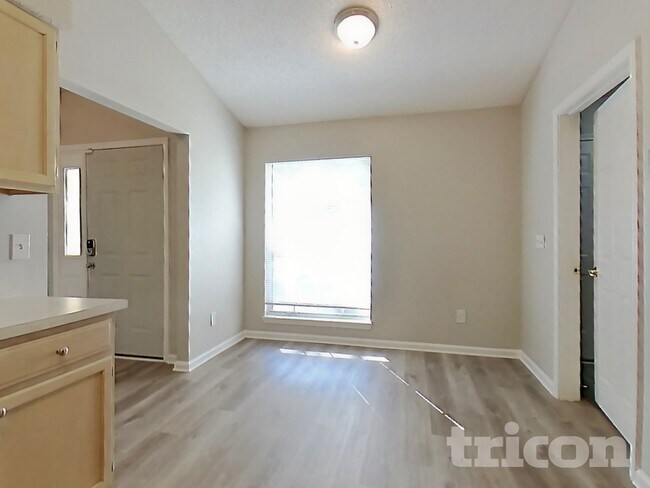 Photo - 11329 Hartland Rd