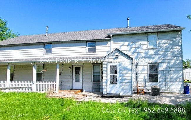 Photo - 412 N Cedar St