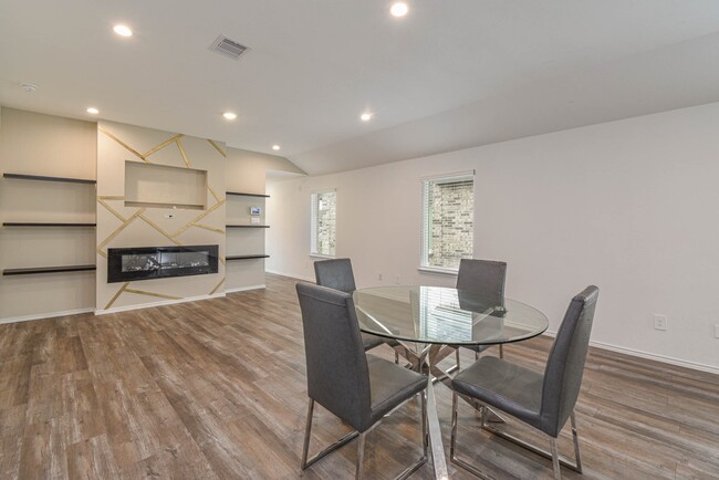 Photo - 5423 Wyndham Rdg Ln