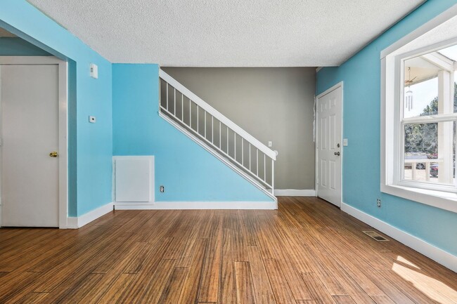 Photo - 8218 Washington St