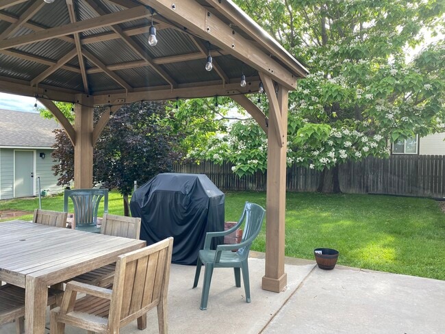 Covered patio - 214 Eagle Ave Rental