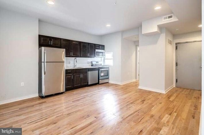 Photo - 2221 S Broad St Apartment Unit 3F