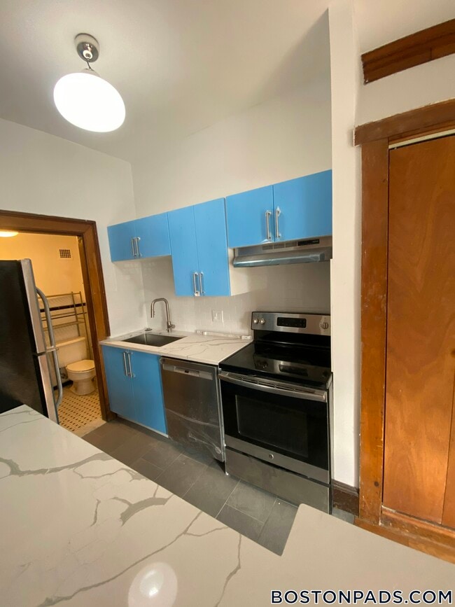 Photo - 849 Beacon St Unit 4