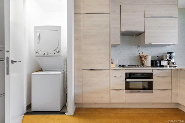 Photo - 310 W 114th St Unidad 7