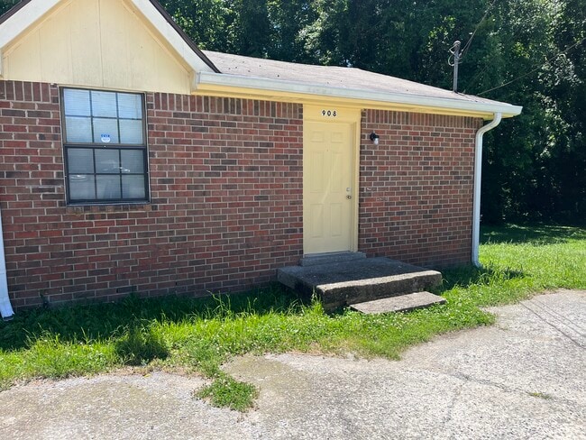 Building Photo - 908 Trailwood Cir Unit 908