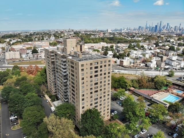 Building Photo - 201 St Pauls Ave Unit 9F