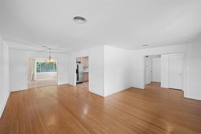 Photo - 9302 Walterville Rd Casa