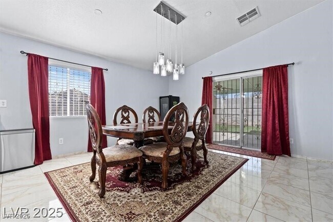 Photo - 2419 Country Orchard St