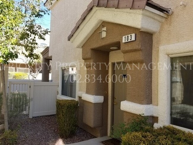 Building Photo - Beautiful 1600+ sq ft.  3 bedroom ~ UPGRADED!