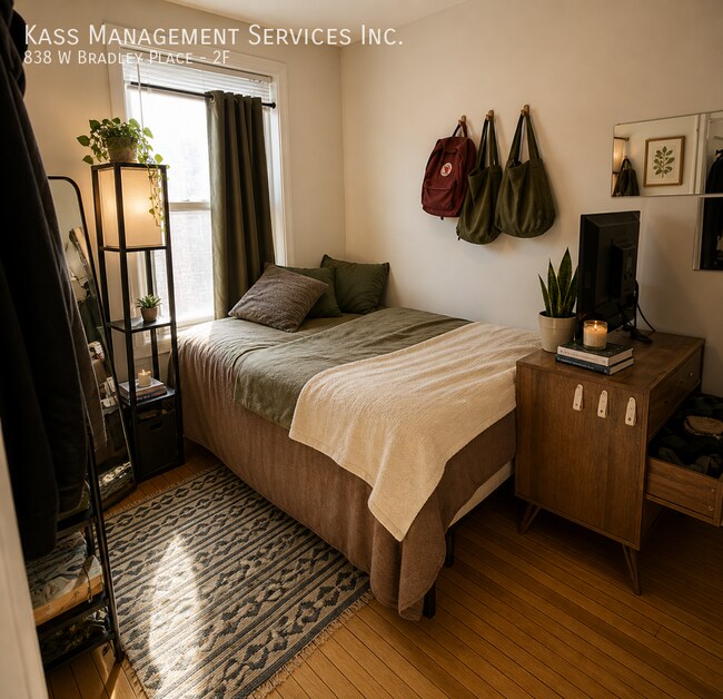 Photo - 838 W Bradley Pl Unit 2F