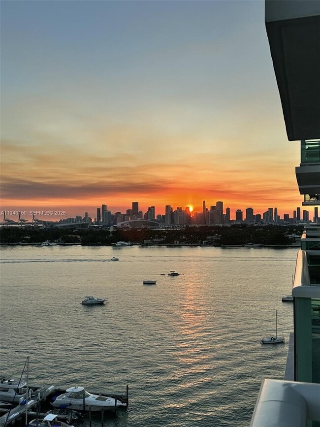 Building Photo - 1000 West Ave Unit 1229