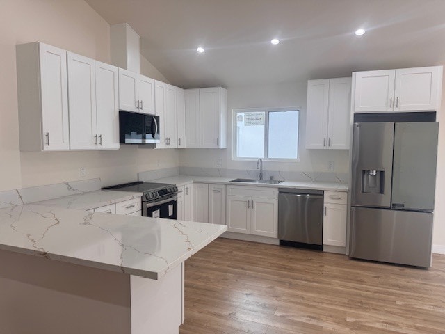 Building Photo - 15950 Cohasset St