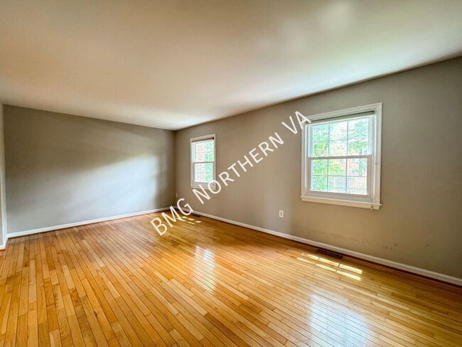 Photo - 566 Windover Ave NW