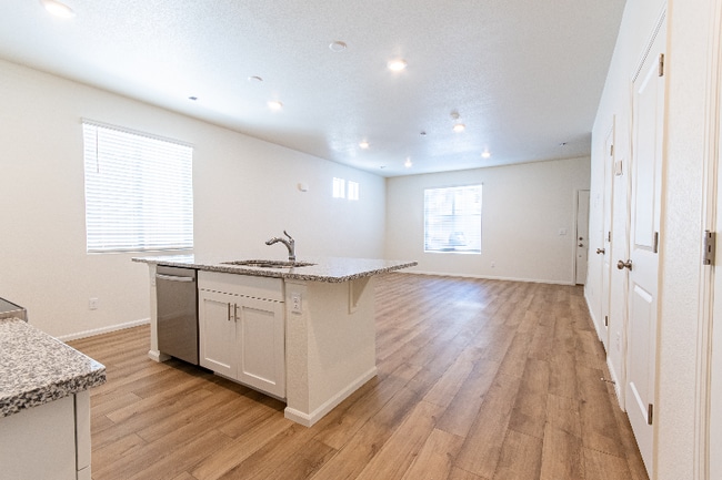 Photo - 5849 Dakan Lp