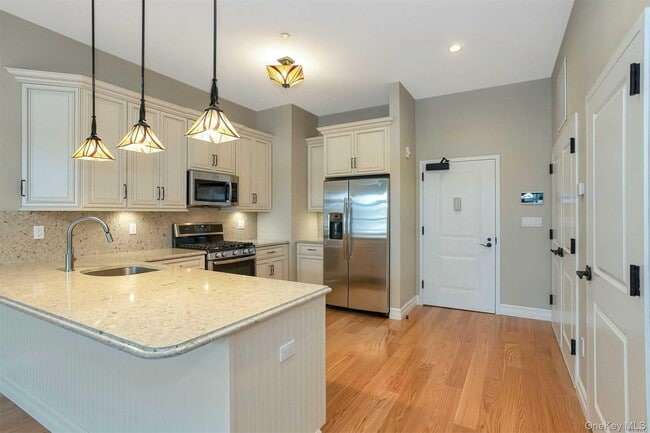 Photo - 10 Wall St Unit 3A