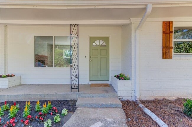 Photo - 4483 Florence St