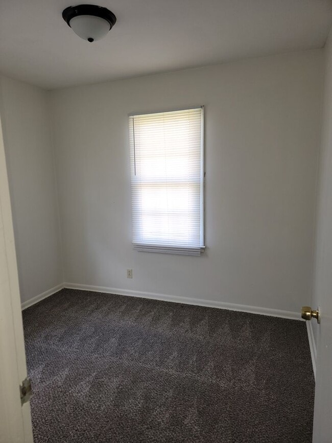 Photo - 2BR/1BA Updated Home – Vouchers Welcome!