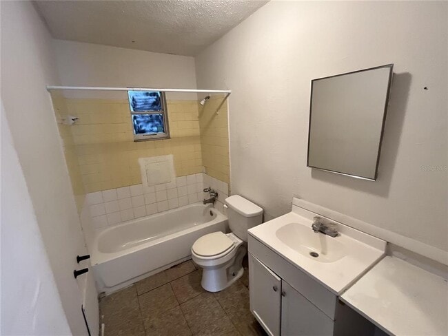 Photo - 402 Terry St