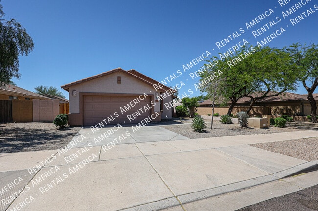 Building Photo - 17463 W Rock Wren Ct