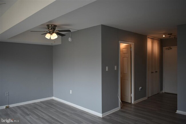 Building Photo - 522 21st St NW Unit 907 Rental