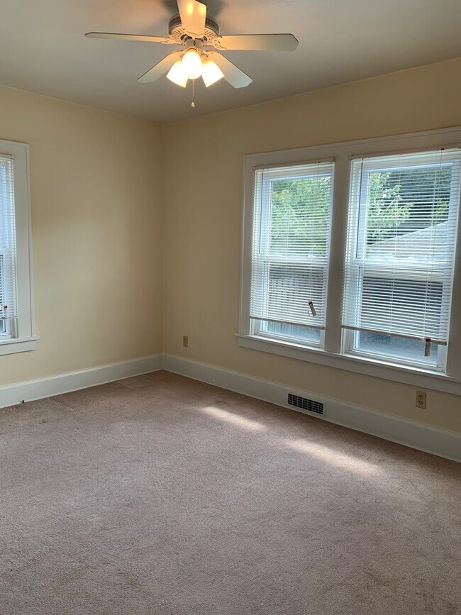 Photo - 207 E Broadway Ave
