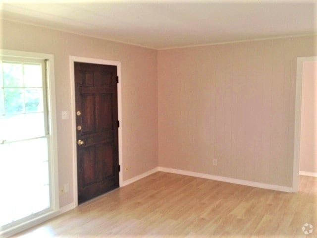 Building Photo - 1405 Beckett St Rental