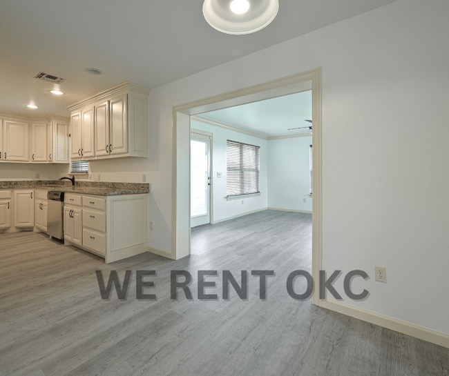 Photo - 853 SW 8th St