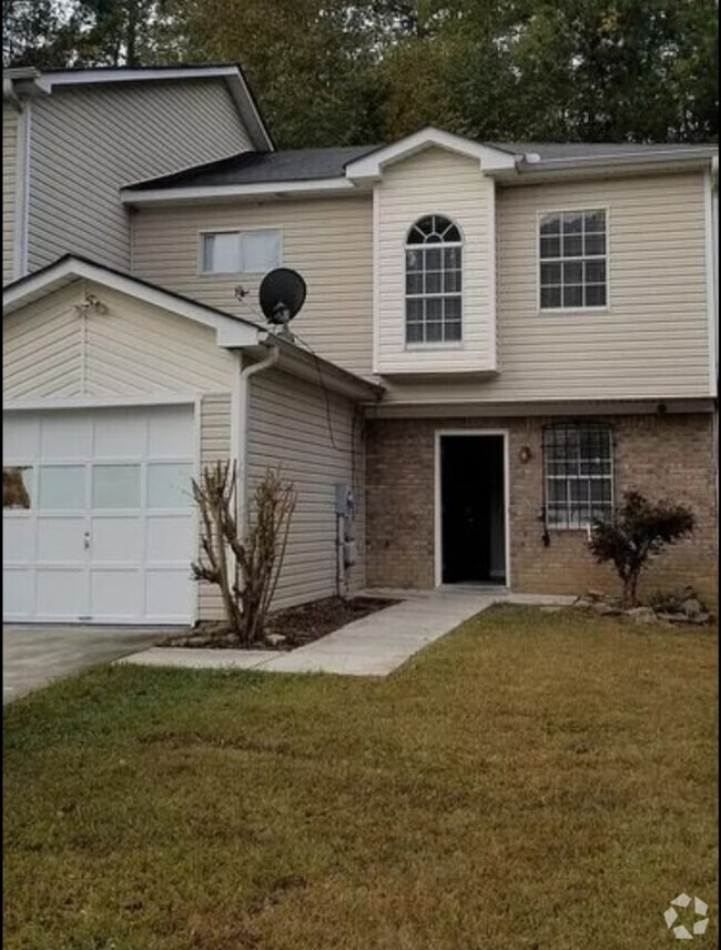 Building Photo - Spacious 3BR Townhome, Total Electric