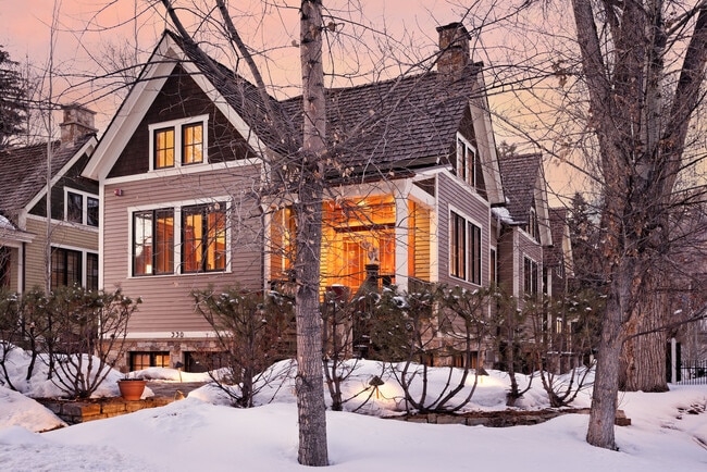 Photo - 330 W Bleeker St