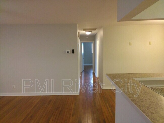 Photo - 2527 Emily Ln