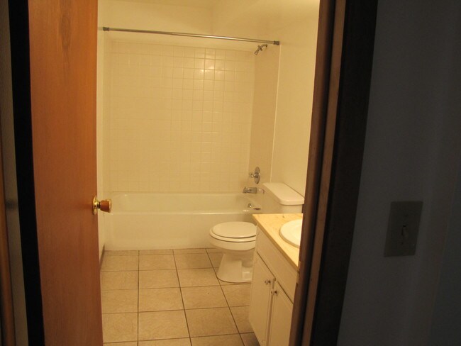 Photo - 5 Williamsburg Ct Unidad C