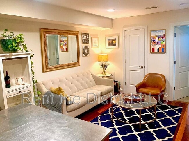 Photo - 1424 L St SE Unit #101