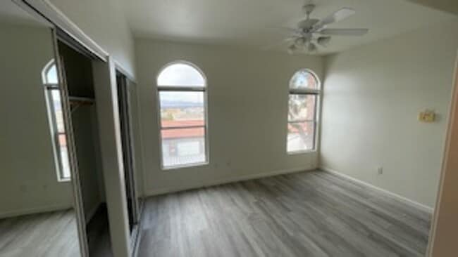 Photo - Stunning Condo with Strip & Mountain Views!