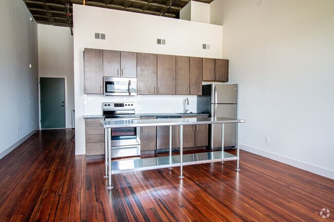 Building Photo - Cozy Newport Studio Unit 302 Rental