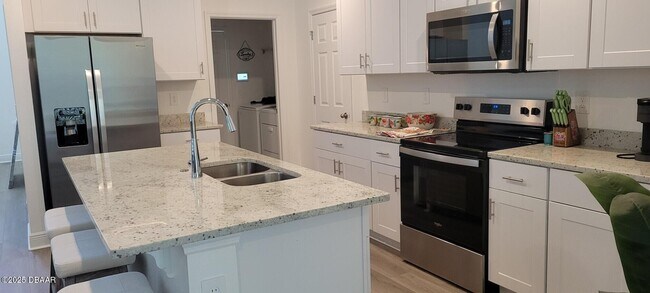 Photo - 284 Links Ter Blvd