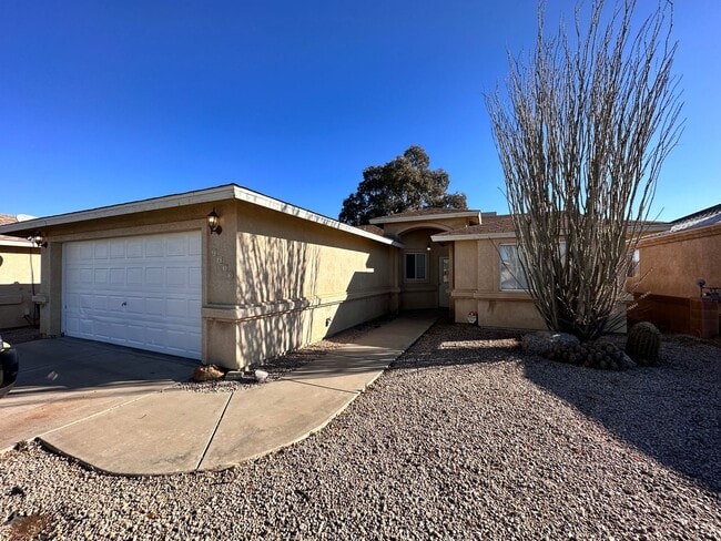 Photo - Great 3 Bedroom, 2 Bath Home Centrally located in Kingman!