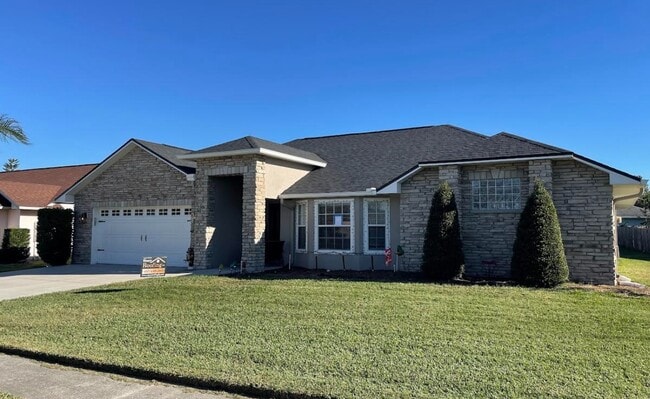 Building Photo - 2409 Sweetwater Blvd