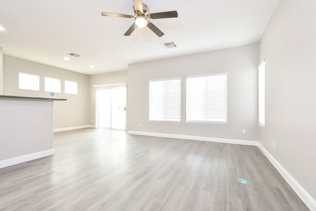 Photo - 6347 Blushing Willow St