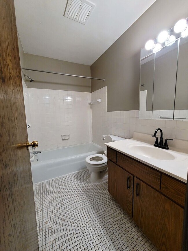 Marydale Lakeview Apartments