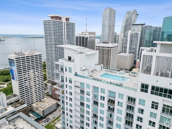 Building Photo - 133 NE 2nd Ave Unit 3319 Rental