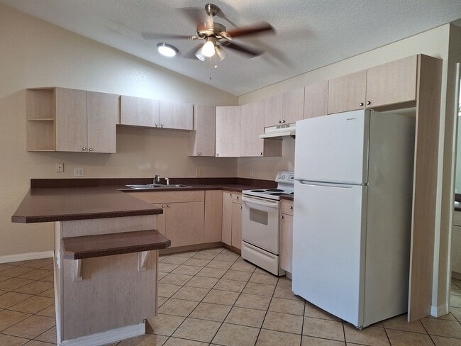 Photo - 2BR 2BA PLUS 1 CAR GARAGE DUPLEX
