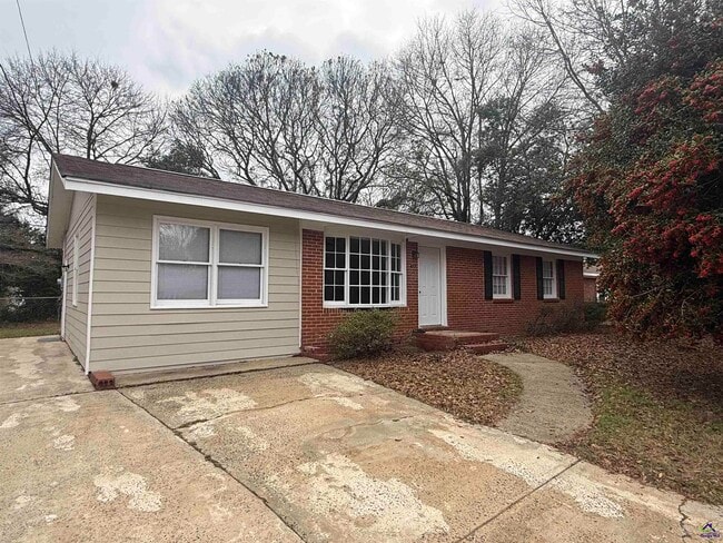 Building Photo - 417 Willow Ave