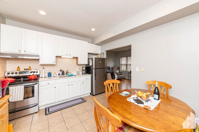 3906 W Belmont Ave Unit 1