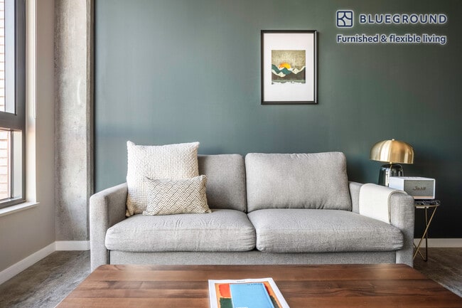 Photo - 939 W Washington Blvd Unidad FL14-ID274