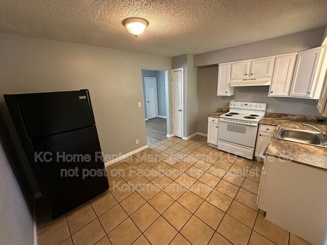 Photo - 7227 Gilmore Ave