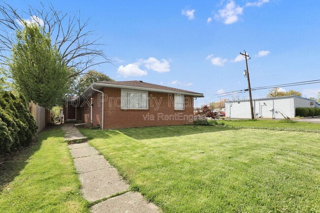 Building Photo - 711 S Chesterfield Rd