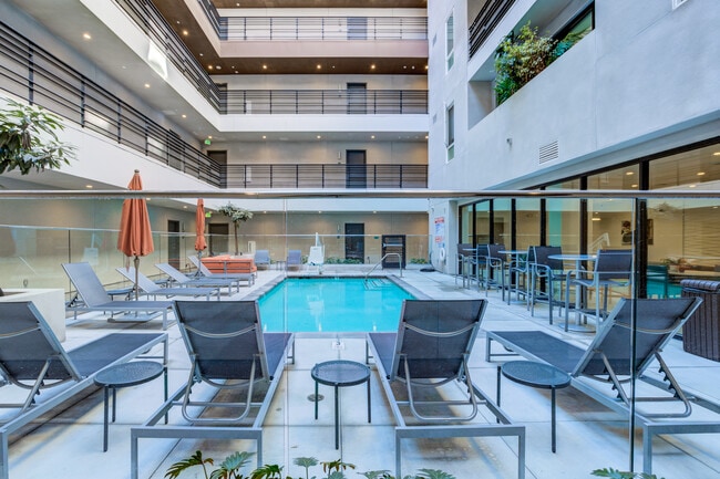 Piscina - Maya Apartments