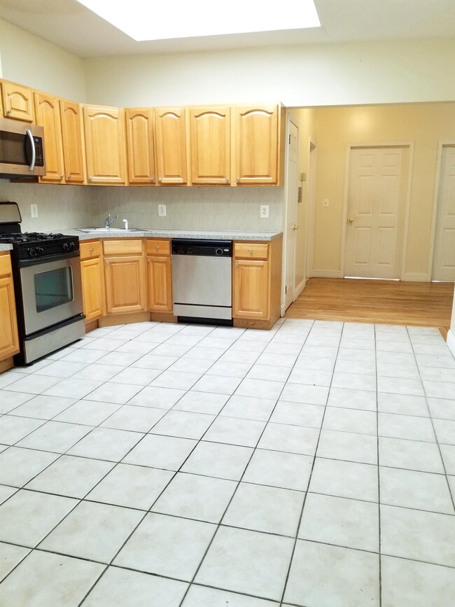 Building Photo - 510 25th St Unit 206 Rental